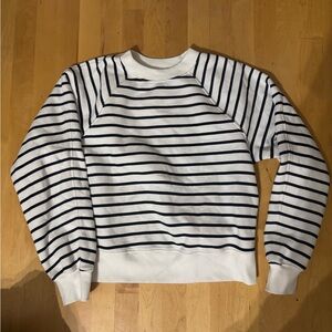 Abercrombie soft essentials White and Black Sweater sz Small nWOT